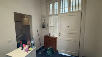 Expose Charmante 2 Zimmer Altbauwohnung in zentraler Lage