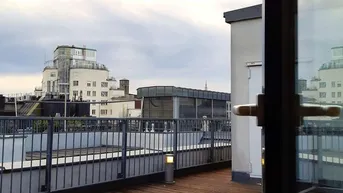 Expose Top-Lage: Dachterrassen-Maisonette am Graben -VIDEO verfügbar!