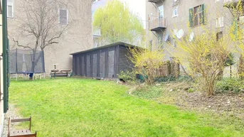 Expose Geräumige 3-Zimmer Altbauwohnung mit hofseitigem Balkon in zentraler Lage