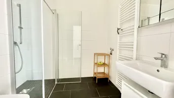 Expose Top Infrastruktur: Tolle 2 Zimmer Wohnung mit Balkon