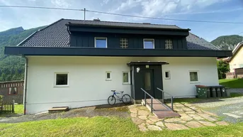 Expose Perfekte Kapitalanlage: Mehrfamilienhaus mit Garten, Garagen und Top-Mieterträgen über 6% Rendite!