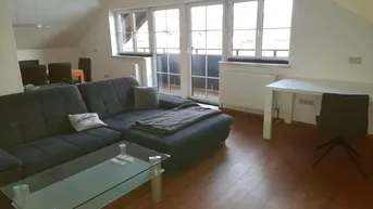 Expose Attraktive 3-Zimmer-DG-Wohnung mit Balkon und EBK in Salzburg