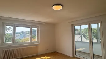 Expose Frisch sanierte 2- Zimmer - Wohnung mit traumhafter verglaster Loggia