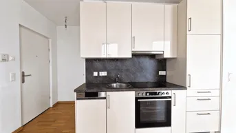Expose Nachmieter gesucht: EUROGATE: Schicke City-Single-Wohnung mit Fernblick - inkl. Heizung und Warmwasser
