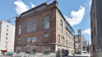 Expose Geschichtsträchtig residieren in der historischen Ankerbrotfabrik - Büro - Atelier - Loft mit Garten und 2 Kfz-Stellplätzen
