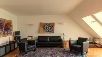 Expose PROVISIONSFREI! PRIVAT! Stilvolle, weitläufige Dachgeschoßwohnung, Wnfl. 143m² mit Terrasse, 16m², auf einer Ebene in Ruhelage mit perfekter Infrastruktur 