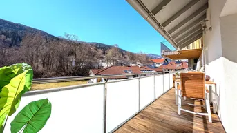 Expose Sonnige 3-Zimmer-Wohnung in ruhiger Lage mit gesamtem Dachboden