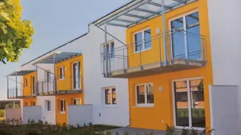 Expose Moderne - sonnige Balkonwohnung mit Tischlerküche und Carport zu vermieten