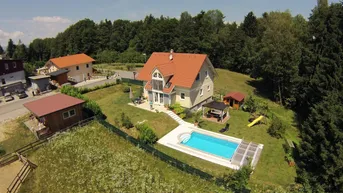 Expose Wunderschönes Einfamilienhaus mit Pool und Garten!