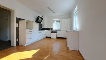 Expose Moderne 4-Zimmer-Wohnung mit Sonnenbalkon und großem Dachboden