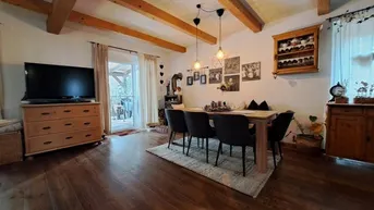 Expose Außen modern - innen angenehm warmes Ambiente, Wohnhaus in sehr ruhiger und sonniger Lage