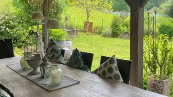 Expose Außen modern - innen angenehm warmes Ambiente, Wohnhaus in sehr ruhiger und sonniger Lage