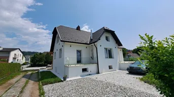 Expose Kernsaniertes Wohnhaus mit Einreichplan für 2 weitere Einfamilienhäuser in toller Lage