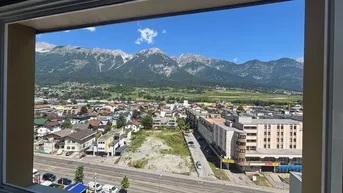 Expose Helle, renovierte 3-Zimmer-Wohnung mit Ausblick – 10. Stock