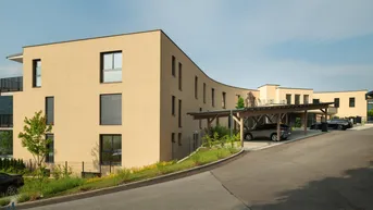 Expose Wohnen mit Seezugang und Bergpanorama