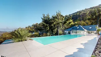 Expose EINZIGARTIGE VILLA MIT INFINITY-POOL &amp; BLICK ÜBER DIE DONAU