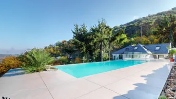 Expose EINZIGARTIGE VILLA MIT INFINITY-POOL &amp; BLICK ÜBER DIE DONAU