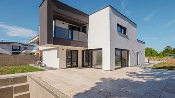 Expose MODERNES DESIGNERHAUS MIT GARTEN &amp; POOL | ERSTBEZUG | VIDEO-PRÄSENTATION