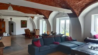 Expose Traumhafte 300m² Gartenwohnung im Grünland, Stadtrand Fürstenfeld (Provisionsfrei)