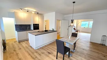 Expose PREMIUM-LIVING 2025 MIT TRAUMHAFTEM AUSBLICK