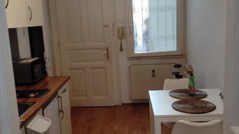 Expose Schöne 1-Zimmer-Altbauwohnung mit sehr guter Infrastruktur
