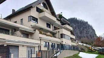 Expose Willkommen in Ihrem neuen Zuhause in St. Gilgen, wo Luxus auf Natur trifft und der Alltag in die Ferne rückt.