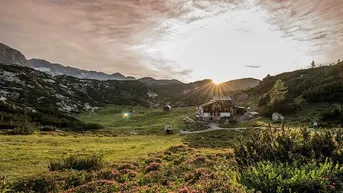 Expose bewirtschaftete Almhütte / Berghütte 100 Betten plus Gastronomie im Salzkammergut zu verkaufen