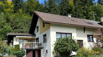 Expose Einfamilienhaus mit herrlichem Bergblick, Kaminzimmer &amp; großem Garten