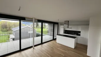 Expose Moderne 3-Zimmer Penthouse mit Loggia und Tiefgarage