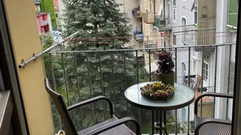 Expose Helle Wohnung mit Schlossbergblick