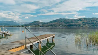 Expose Exklusiver Bungalow mit Seeblick – inklusive Pool und Seezugang – "Villa Aera"