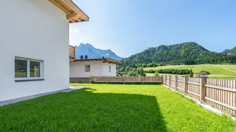 Expose Modernes Reihenendhaus mit Steinbergblick