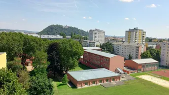 Expose Schloßbergblick mit Sonnenaufgang erleben