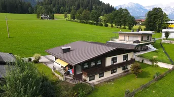 Expose Traumobjekt mit atemberaubendem Bergblick in exklusiver Alpenlage – Leben wo andere Urlaub machen!