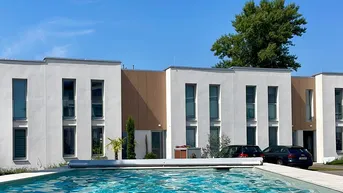 Expose Luxus Wohnung mit Swimmingpool 