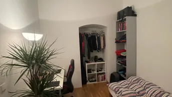 Expose Wohnung in 2er WG im sanierten Altbau