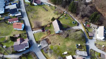 Expose Sonniges Mehrfamilienhaus mit Entwicklungspotenzial