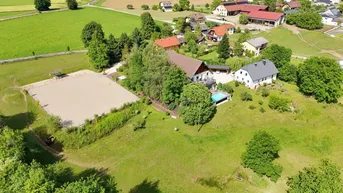 Expose Einzigartiges Anwesen mit Potenzial – Wohnen &amp; Arbeiten im Grünen mit Pferdestall unweit des Klopeiner Sees!
