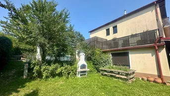 Expose Charmantes Einfamilienhaus mit Garten und Pool