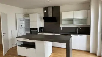 Expose Schöne 3 Zimmer Wohnung mit Küche WARMMIETE WARMWASSER INKLUDIERT