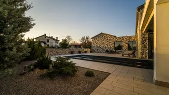 Expose Luxuriöse Villa mit Swimmingpool in Sezana
