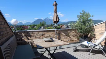 Expose Wohntraum mit Bergblick – Elegante 5-Zimmer- Maisonette mit sonniger Dachterrasse