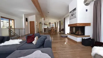 Expose Luxus auf der Couch: Freier Kaiserblick im großzügigen Familienheim!