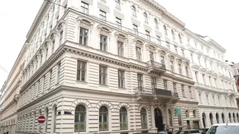 Expose Helles, modernisiertes 4-Zimmer Büro Nähe Börse