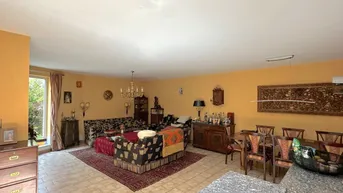 Expose Großzügiges Einfamilienhaus am Stadtrand mit Garten, Terrasse und Doppelgarage