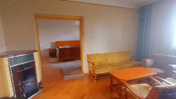 Expose Charmantes Haus in Schwadorf: 6 Zimmer, Garten, Balkon – Ihr Renovierungsprojekt wartet! Grosses Grundstück nähe Wien!