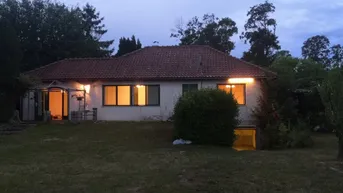Expose Zentral gelegener Bungalow mit großem, teilbarem Grundstück