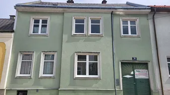 Expose Renovierungsbedürftiges Stadthaus in St. Pölten: 5 Zimmer, Garten &amp; Stadtblick!