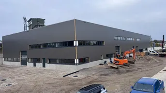 Expose 1700 m² Produktions- &amp; Lagerflächen im Rewal Businesspark Nußdorf