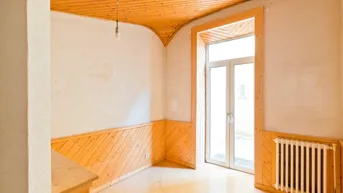 Expose Sanierungsbedürftige Wohnung in einer der Bestlagen Badens - mit Terrasse und Aufzug